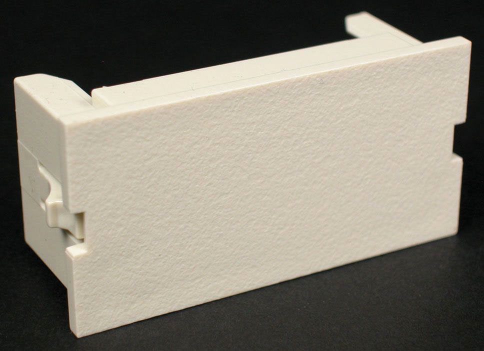 Wiremold CM2-BL-WH 2A Blank Module White | Gordon Electric Supply, Inc.